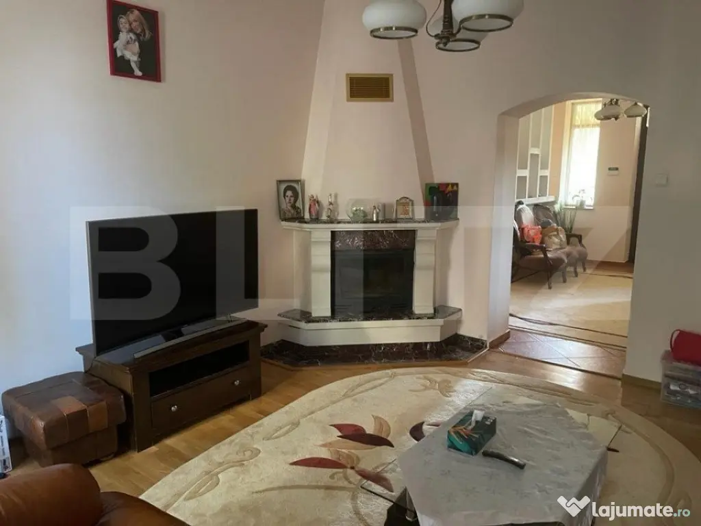 Casa 400 mp, teren 1164 mp, 3 niveluri, zona P-ta Chirila