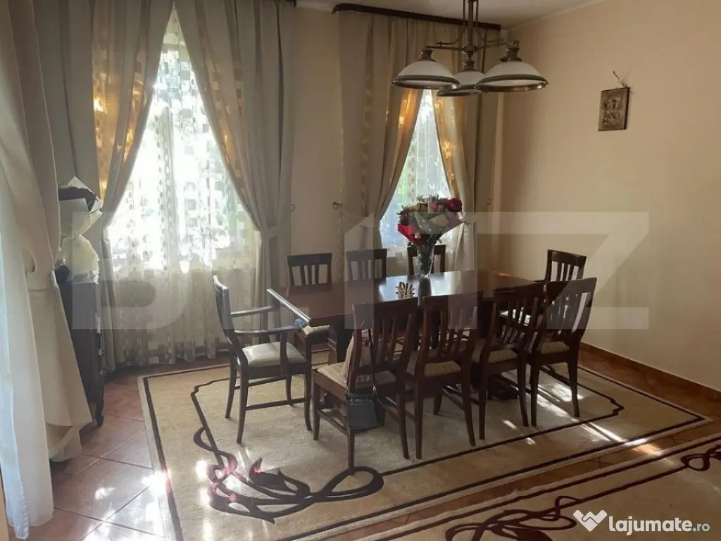 Casa 400 mp, teren 1164 mp, 3 niveluri, zona P-ta Chirila