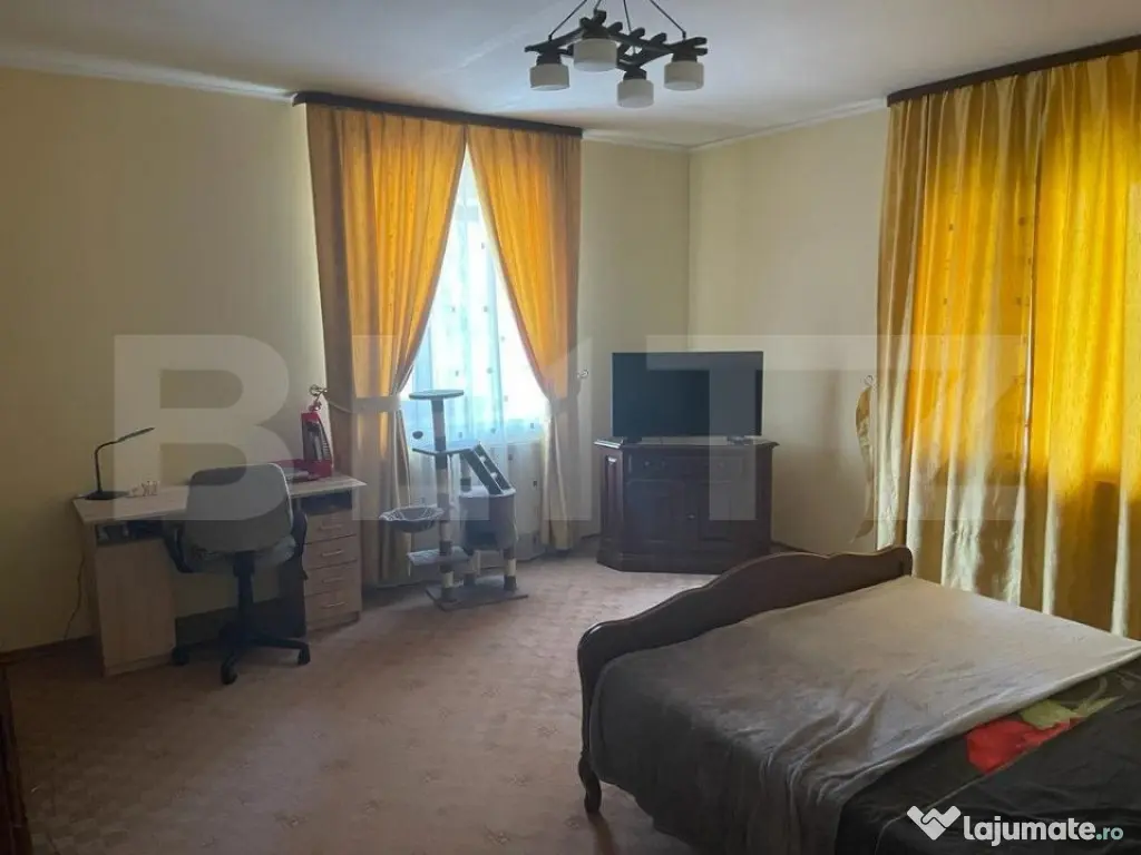 Casa 400 mp, teren 1164 mp, 3 niveluri, zona P-ta Chirila