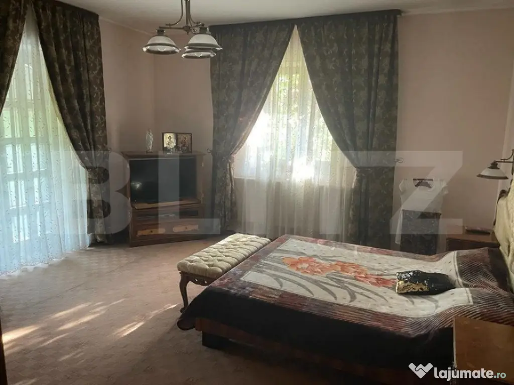 Casa 400 mp, teren 1164 mp, 3 niveluri, zona P-ta Chirila