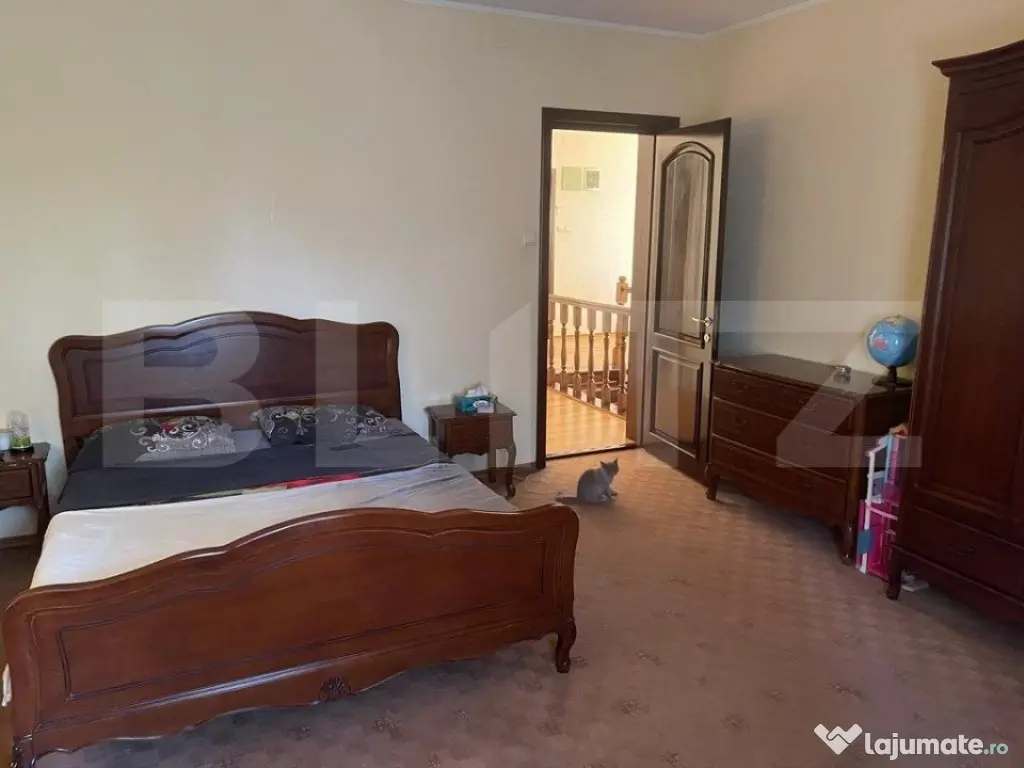 Casa 400 mp, teren 1164 mp, 3 niveluri, zona P-ta Chirila