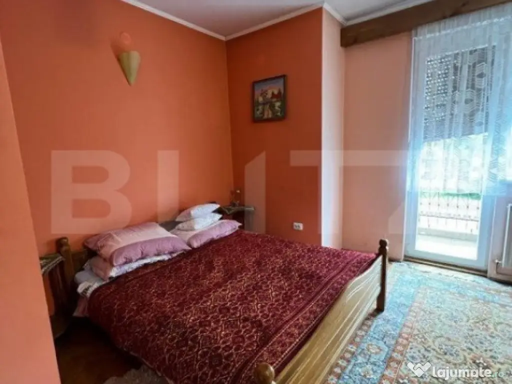 Casa 274 mp, teren 443 mp, zona centru LIVADA, pretabila si
