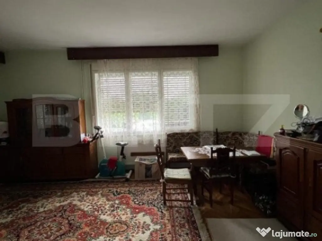 Casa 274 mp, teren 443 mp, zona centru LIVADA, pretabila si