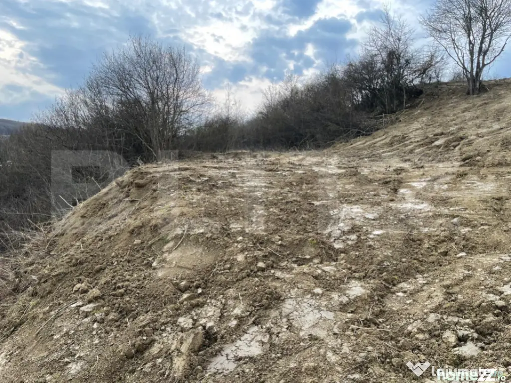 Teren intravilan 1.525 mp – Valea Jelnei, aproape de Bistr