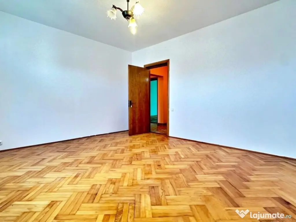 RO-RO/STEAUA DE MARE - VILA 15 CAMERE - VEDERE LA MARE -