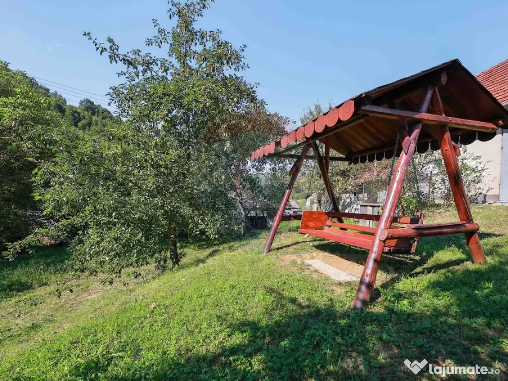 Casă cu anexe și teren de 4177 mp de vânzare, Munteni,... 