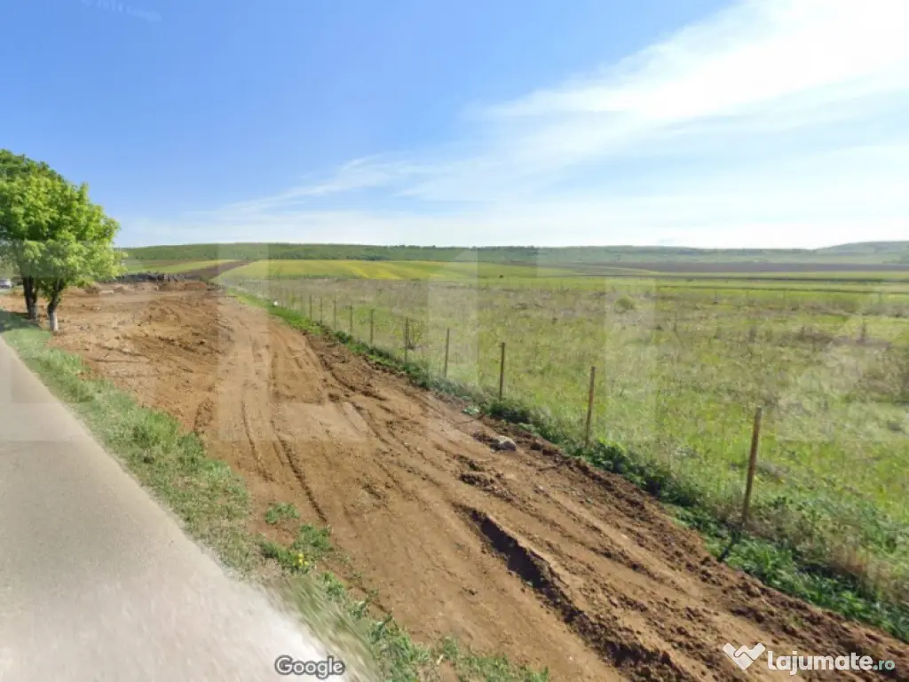 Teren intravilan, 4700mp, 130m deschidere, Mitocu Dragomirne