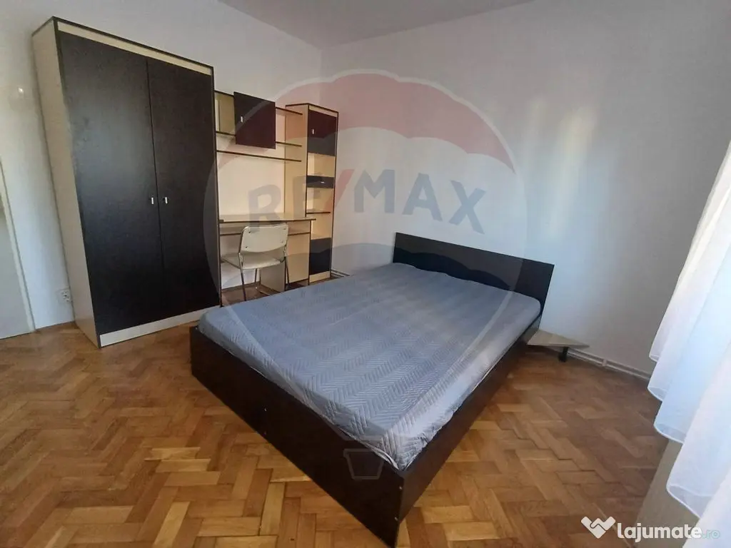 Apartament cu 3 camere de închiriat Scoala de innot, zon... 