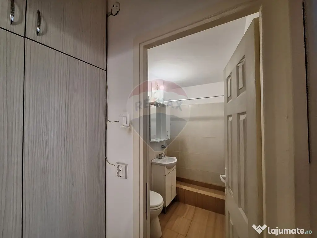 Apartament cu 3 camere de închiriat Scoala de innot, zon... 