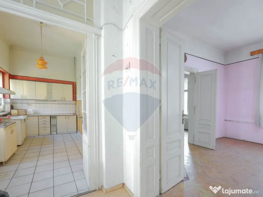 Apartament cu 4 camere de vânzare, Str. Sf. Apostol Andr... 