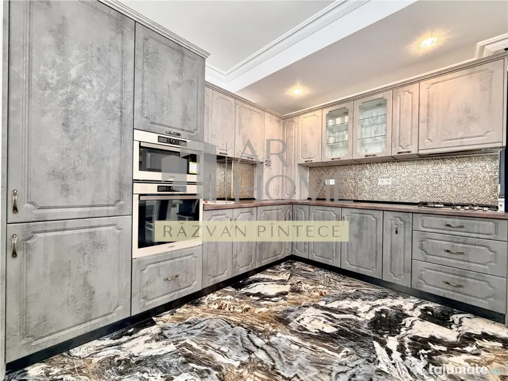 Apartament 3 camere, de lux, parcare, Cartier Albert Ploiest 