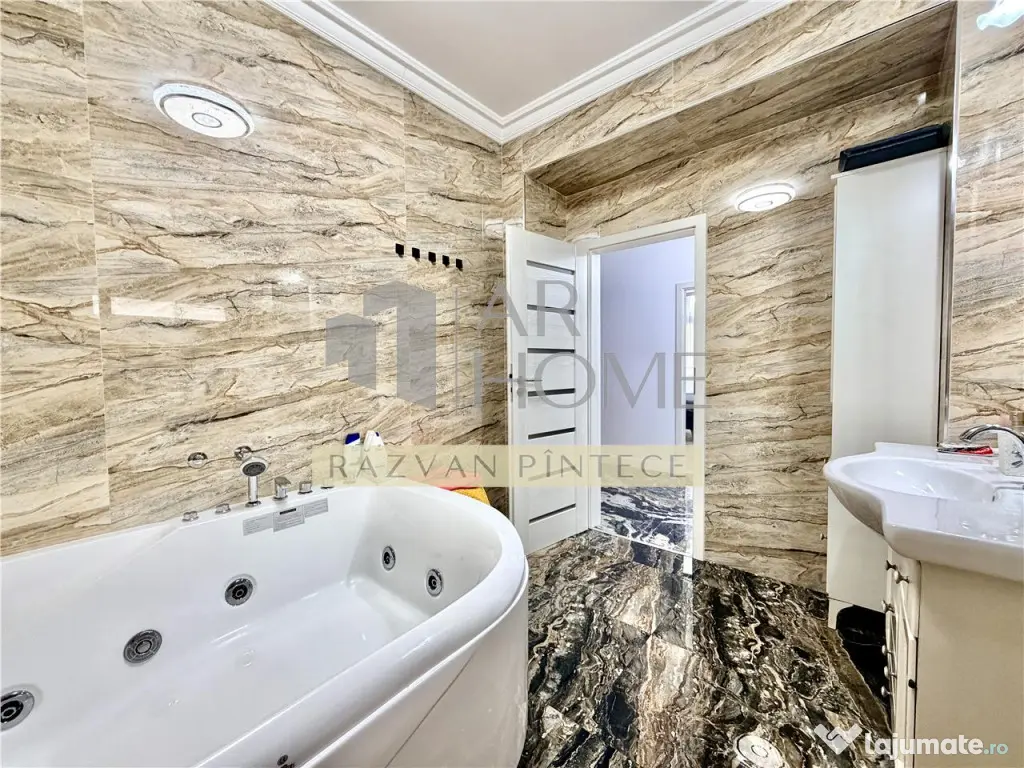 Apartament 3 camere, de lux, parcare, Cartier Albert Ploiest 