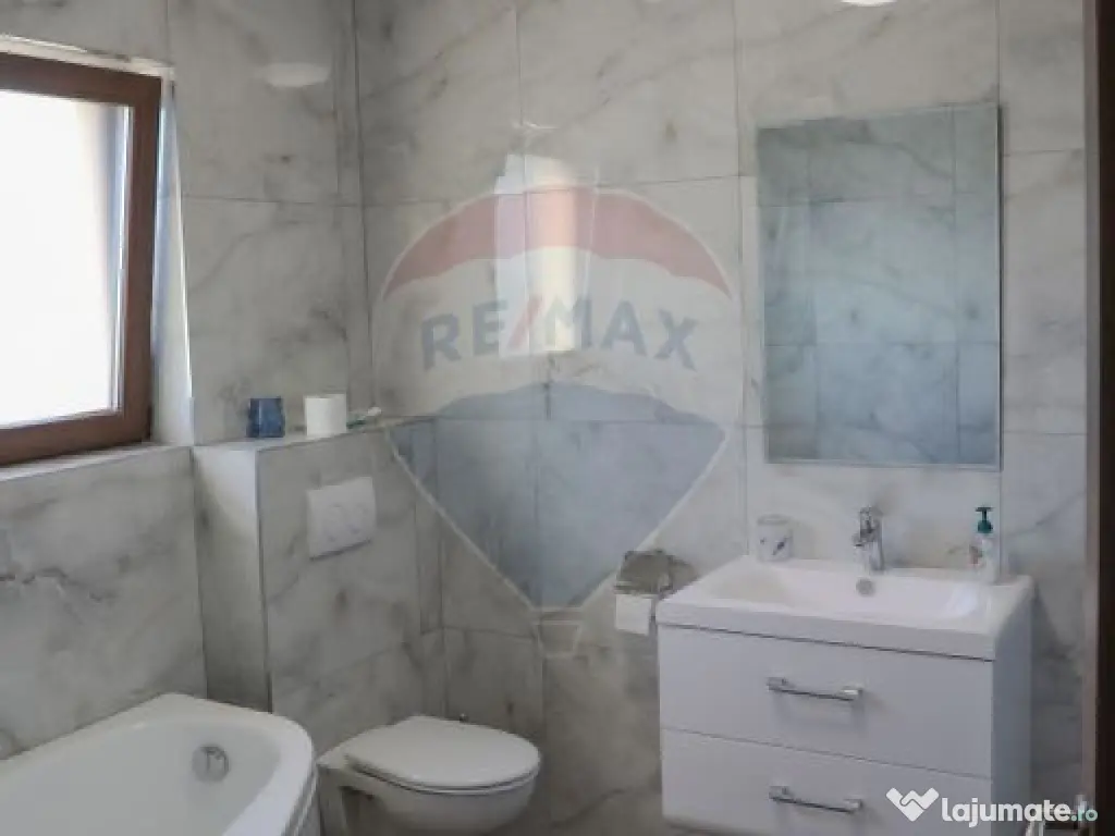 Casă cu 4 camere, de închiriat în cartierul Tineretului