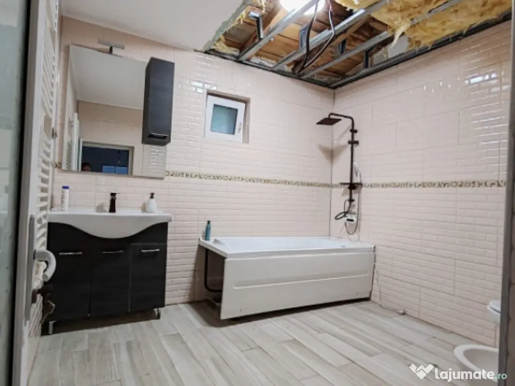 Imobil compus din casa si 1800mp teren in Suburbia Brodoc, j