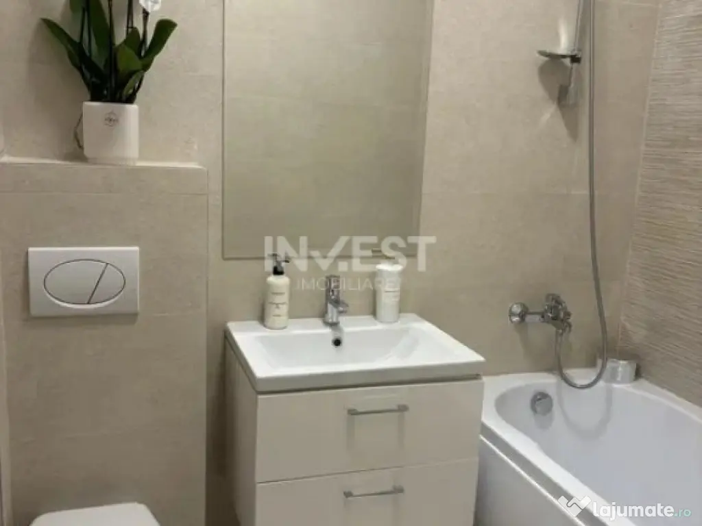 Centru Civic- apartament 3 camere 