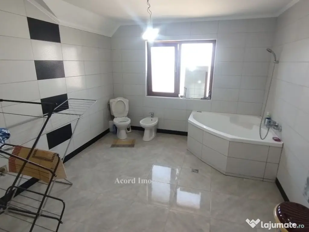 Casa căramidă cu placă de beton, Valu lui Traian 