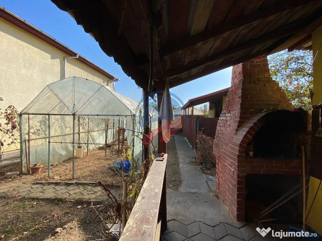 VILA GENEROASA CU TEREN 720 METRI IN APROPIEREA ELECTROPU... 