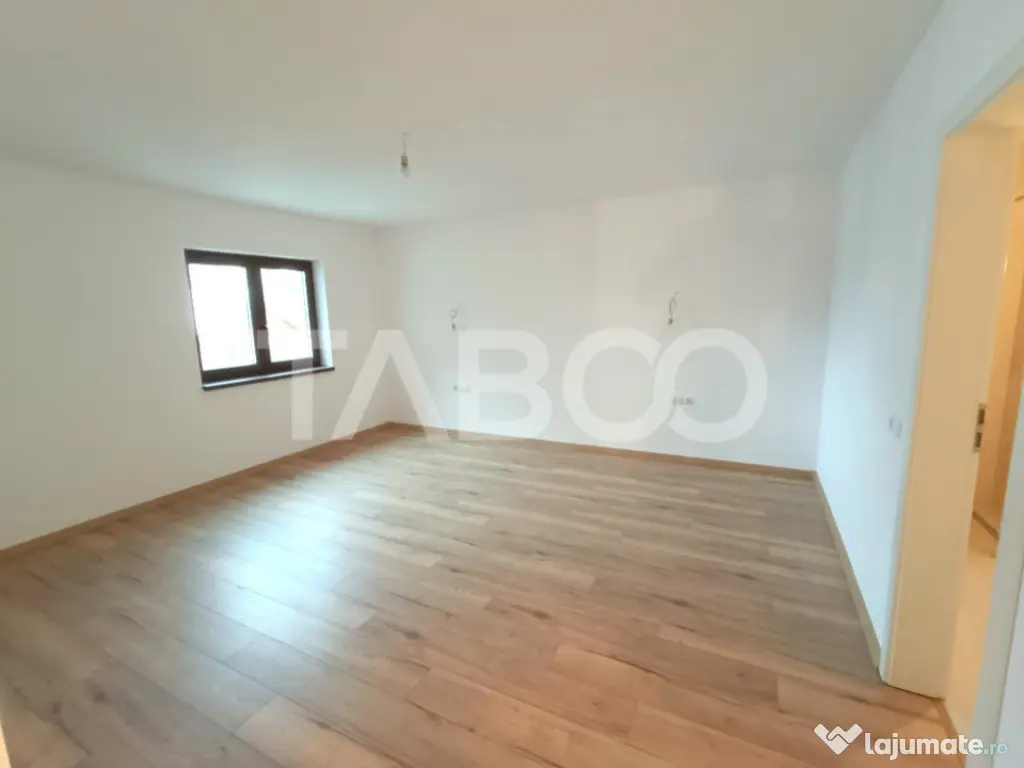 Casa 10 camere 390 mp utili - pe strada Calea Poplacii din S 