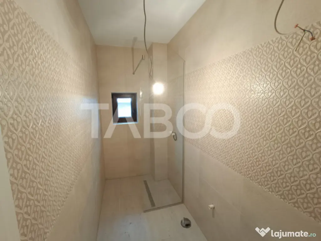 Casa 10 camere 390 mp utili - pe strada Calea Poplacii din S 