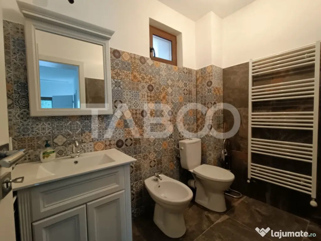 Casa 10 camere 390 mp utili - pe strada Calea Poplacii din S 