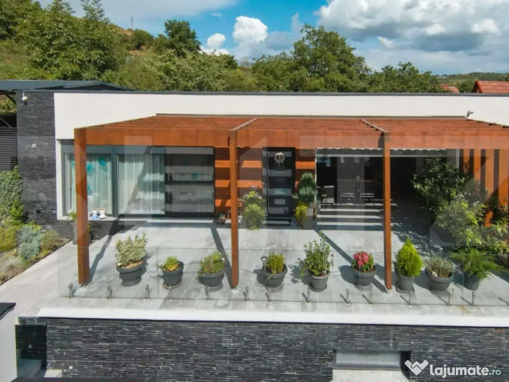 De vanzare Casa cu 4 camere, lux și confort la 5 minute de 