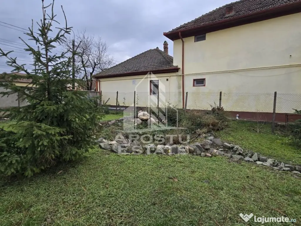 Casa individuala cu 5 camere si 3 bai, teren 1700 mp, Gia... 