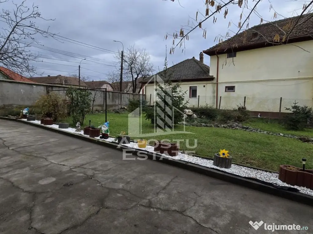 Casa individuala cu 5 camere si 3 bai, teren 1700 mp, Gia... 