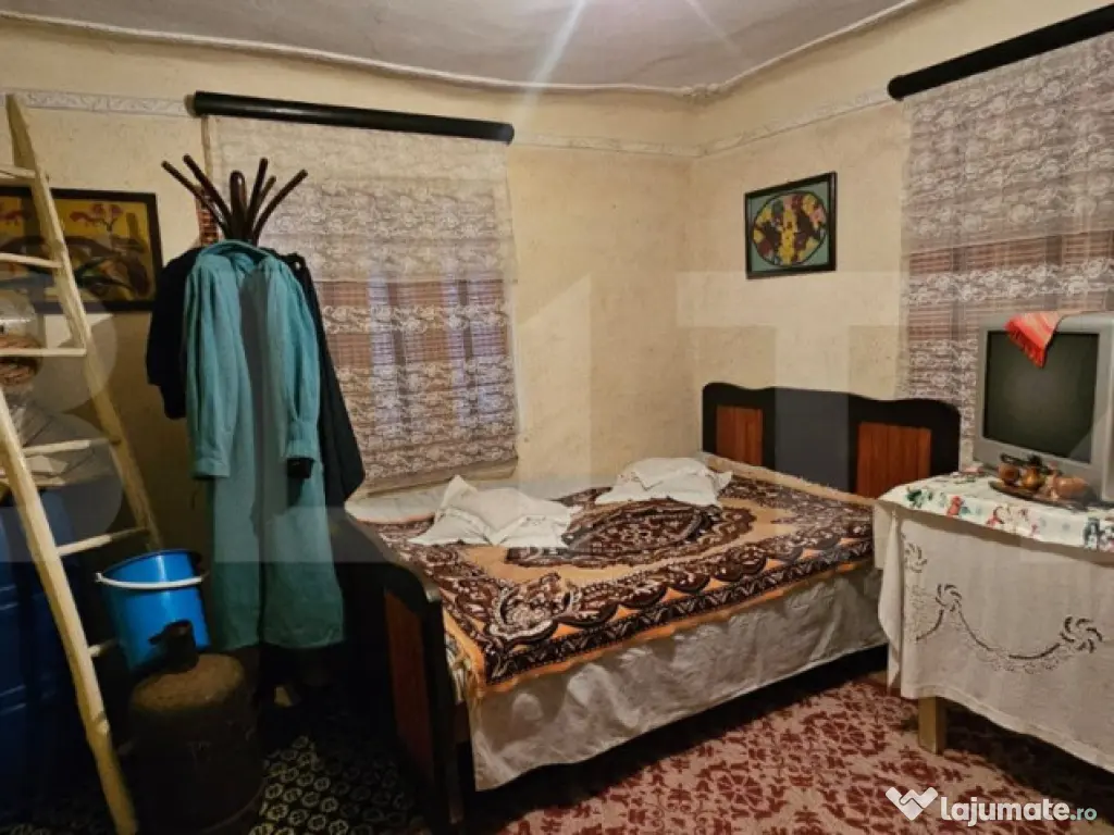 Casa rustica de vacanta (62mp) in sat Magura cu 1000mp teren