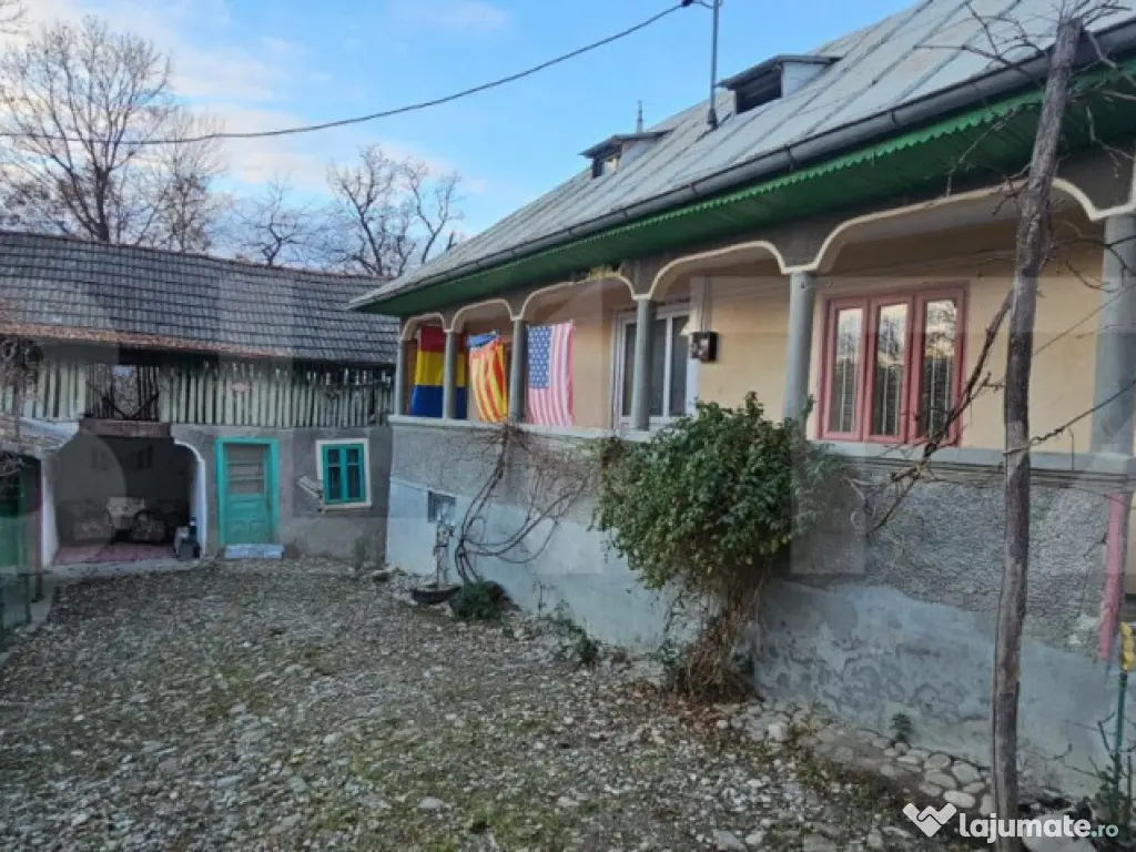 Casa rustica de vacanta (62mp) in sat Magura cu 1000mp teren