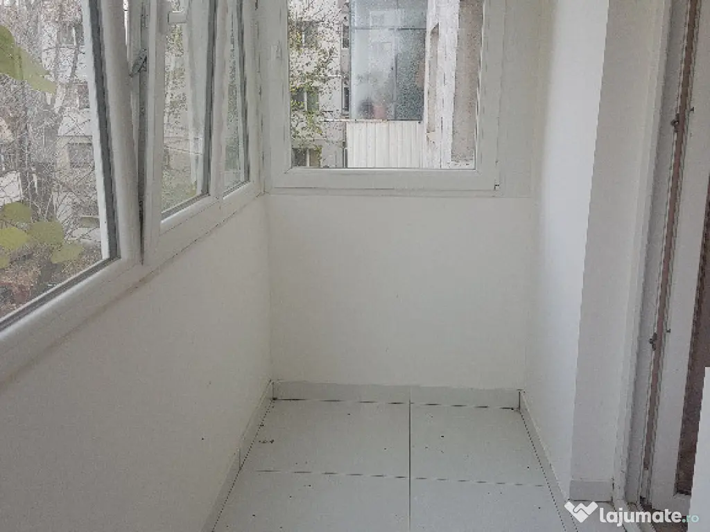 Apartament doua camere, etaj 2, renovat, liber, Narcisa 
