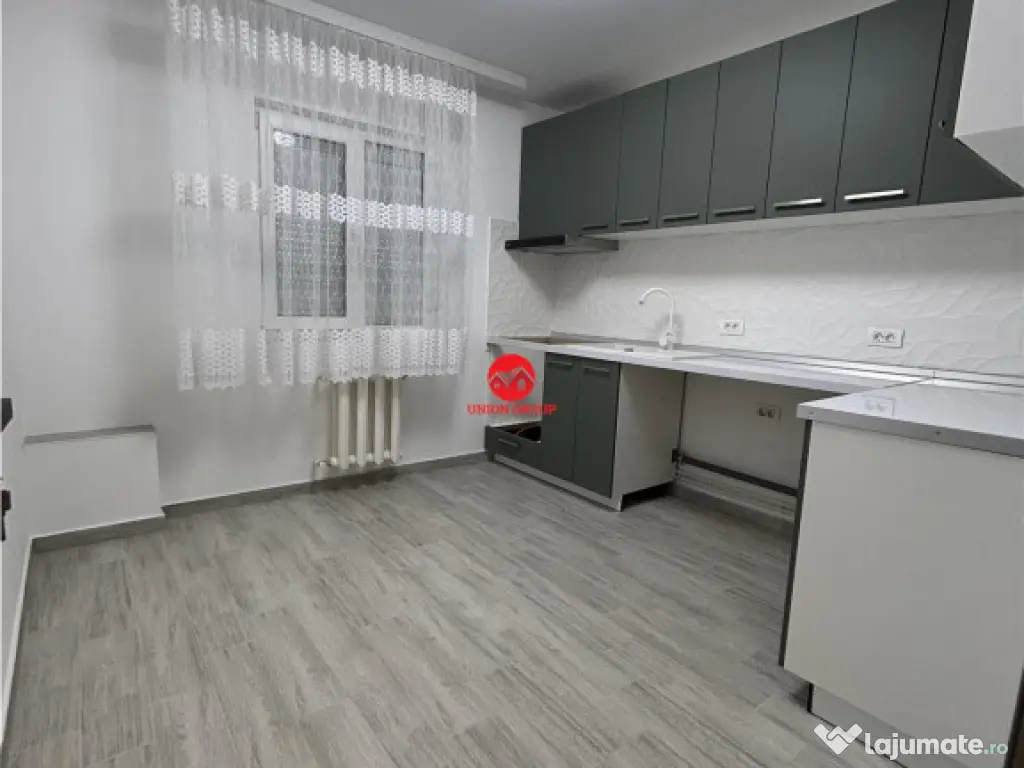 Garsoniera complet renovata, zona Palas 