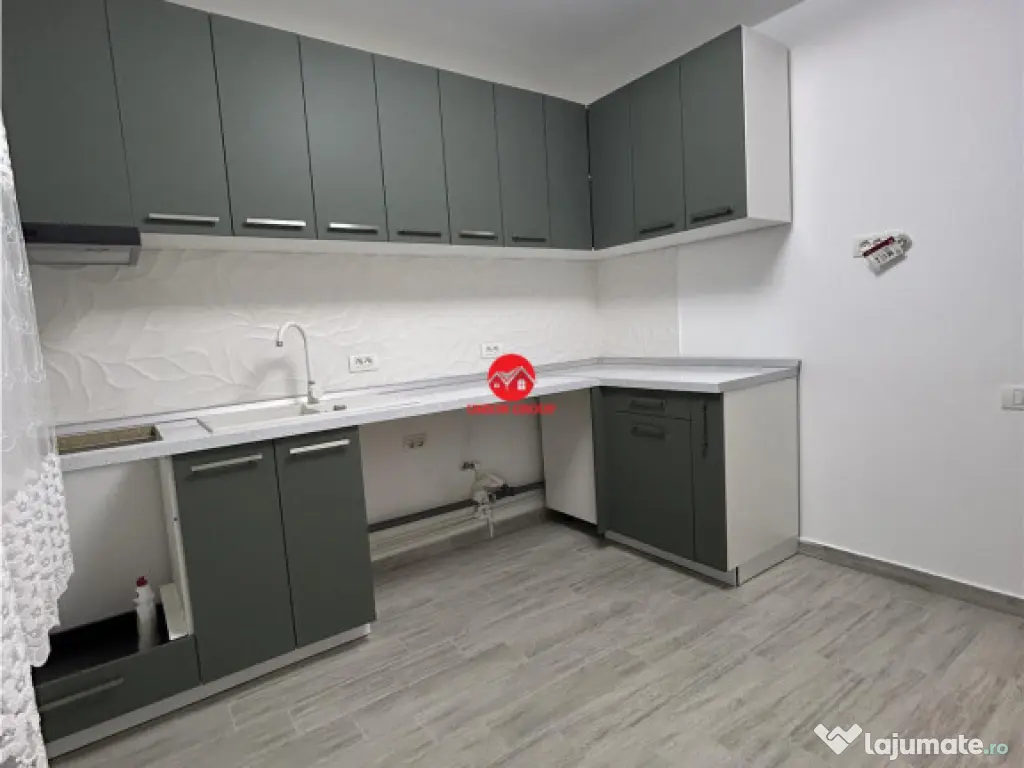 Garsoniera complet renovata, zona Palas 