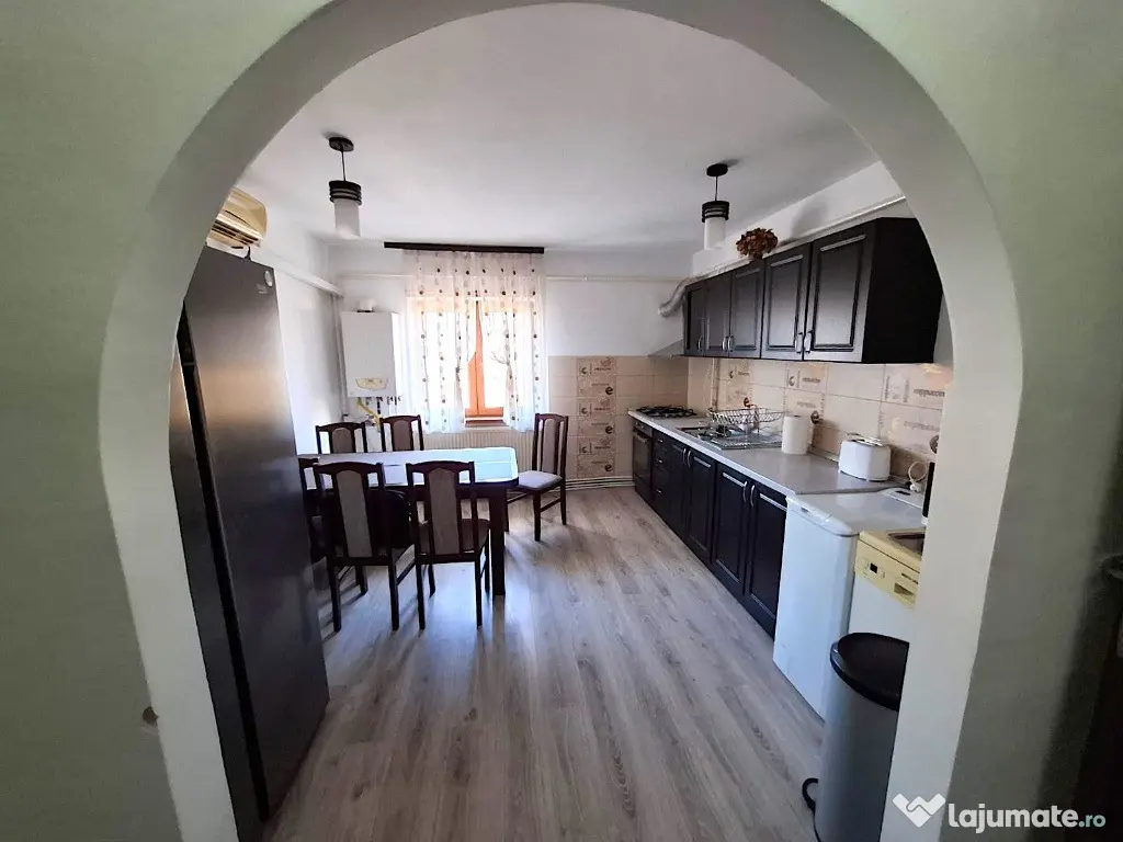 Apartament 4 camere Mobilat si Utilat Complet