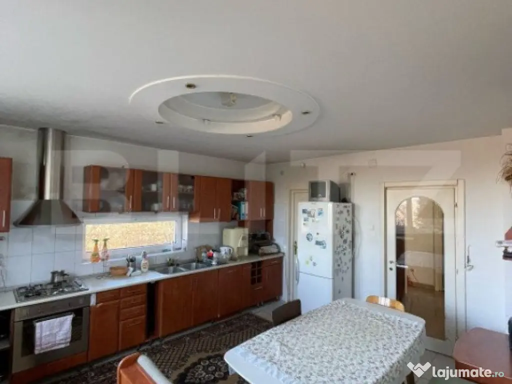 Exclusivitate! Vila cu 6 camere, 500 mp, zona Platou 