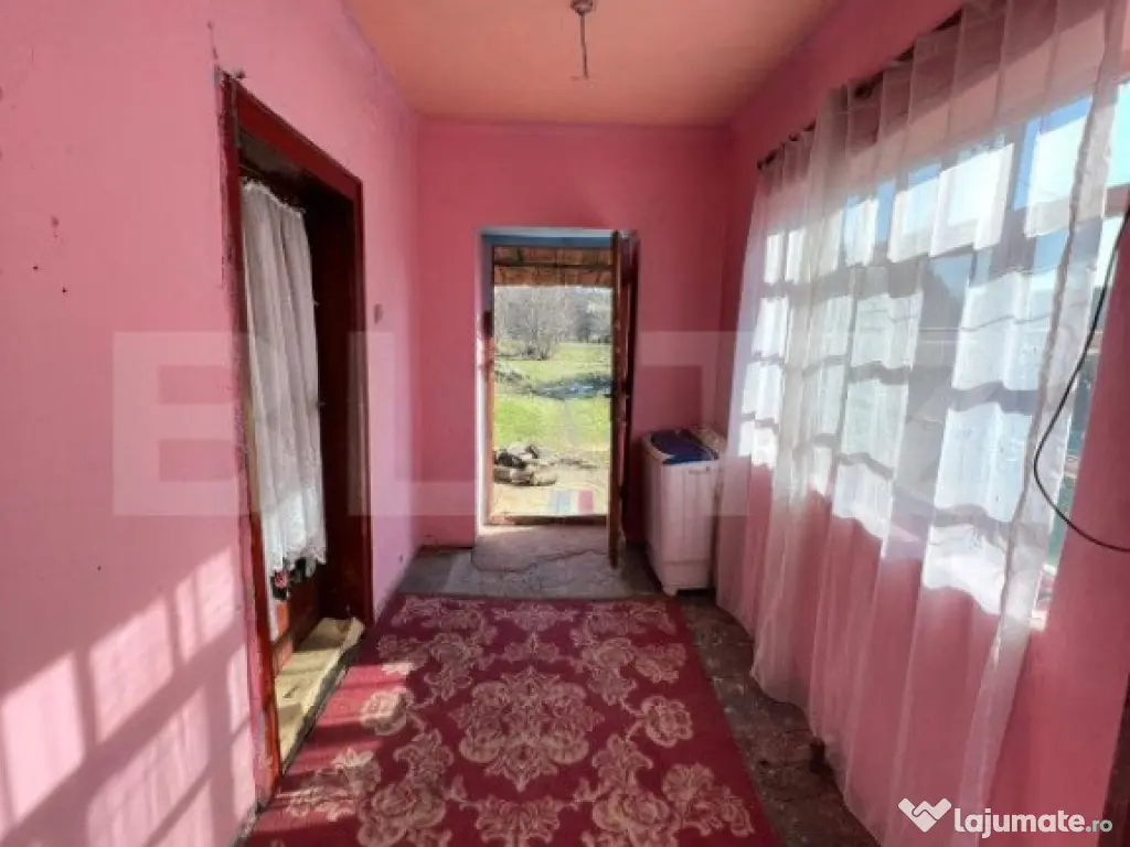 Teren și construcții 60 mp, zona strada Botizului