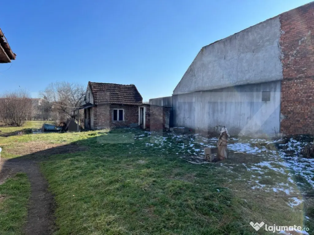 Teren și construcții 60 mp, zona strada Botizului