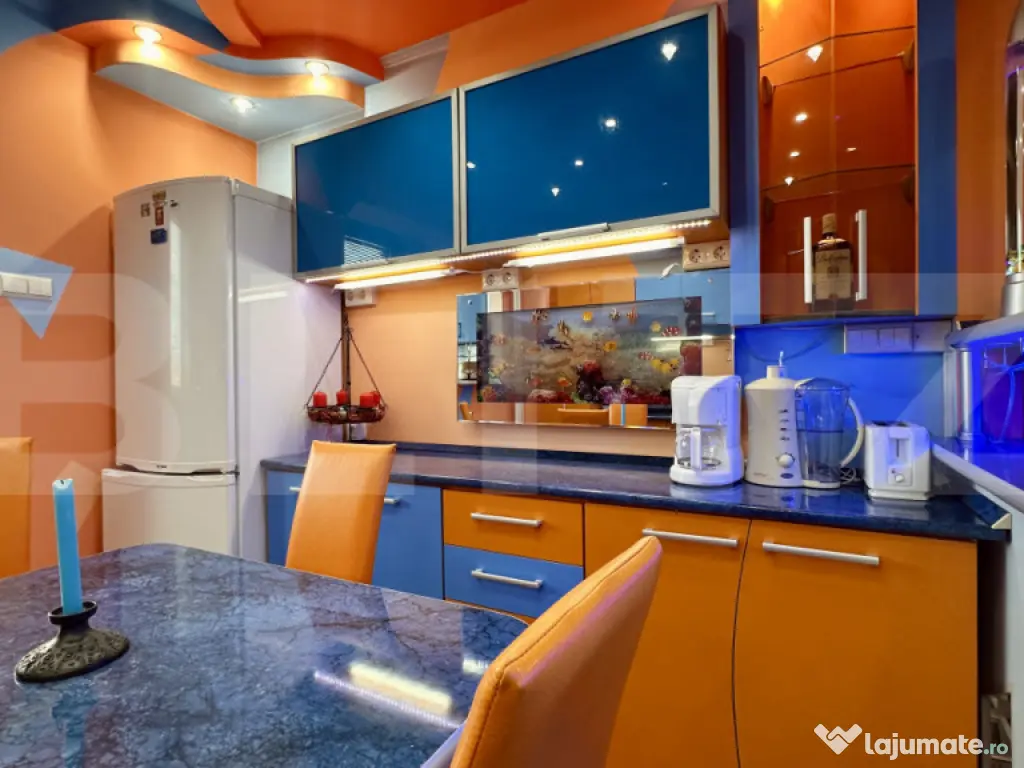 Apartament de vanzare, 3 camere, 75 mp, centrul civic