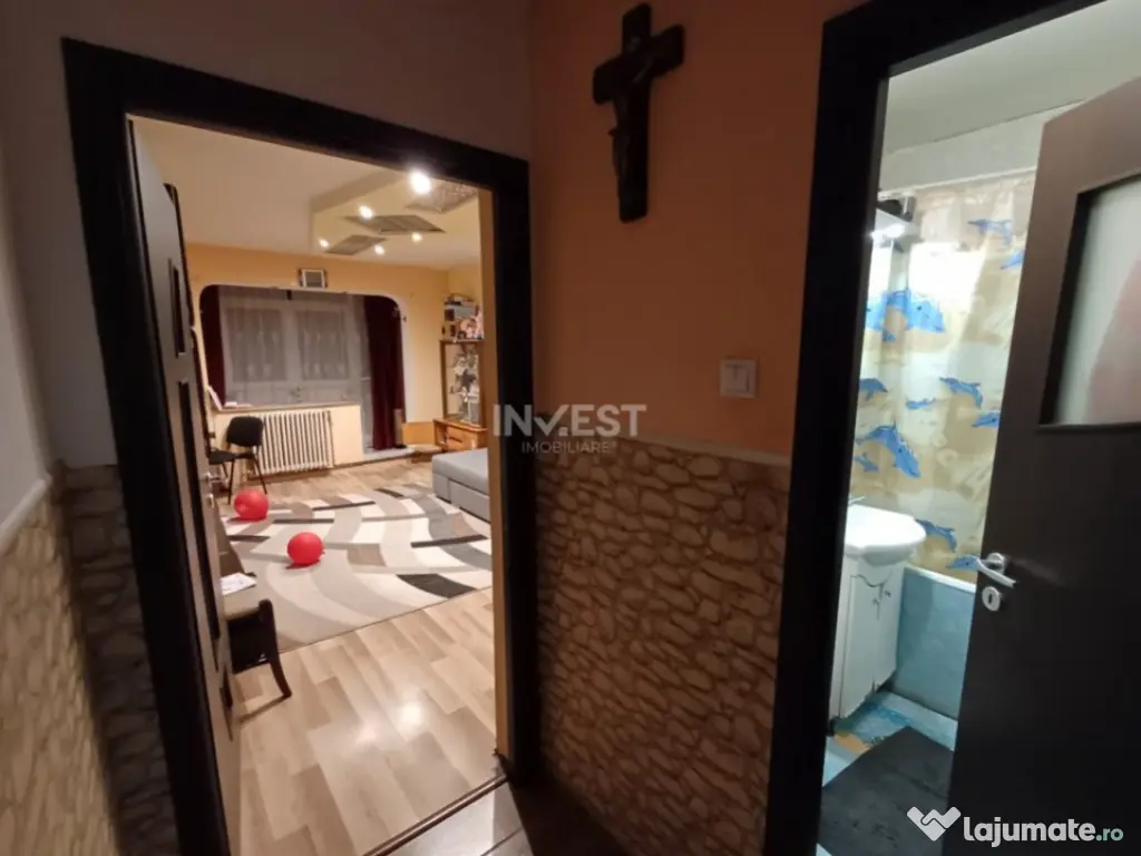 Apartament 3 camere si 2 bai, decomandat, zona Gara