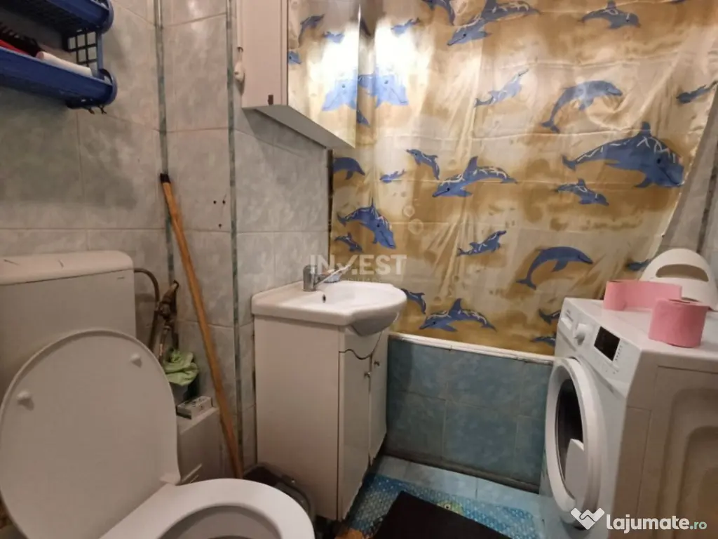 Apartament 3 camere si 2 bai, decomandat, zona Gara
