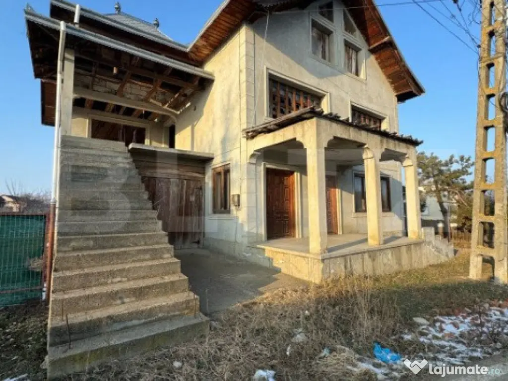 Casă individuală, 290 mp, P+M, 300 mp teren, zona Salcea