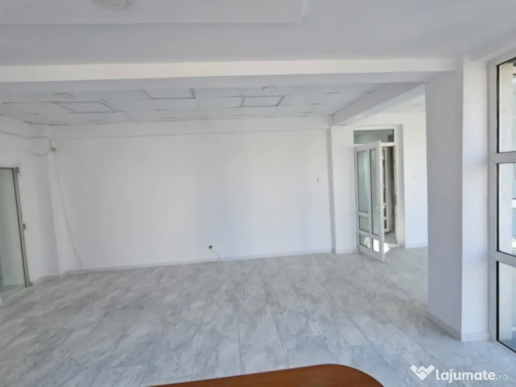 CANTACUZINO-sp.com. aprox 250mp , et.2 la 1000 euro/luna 