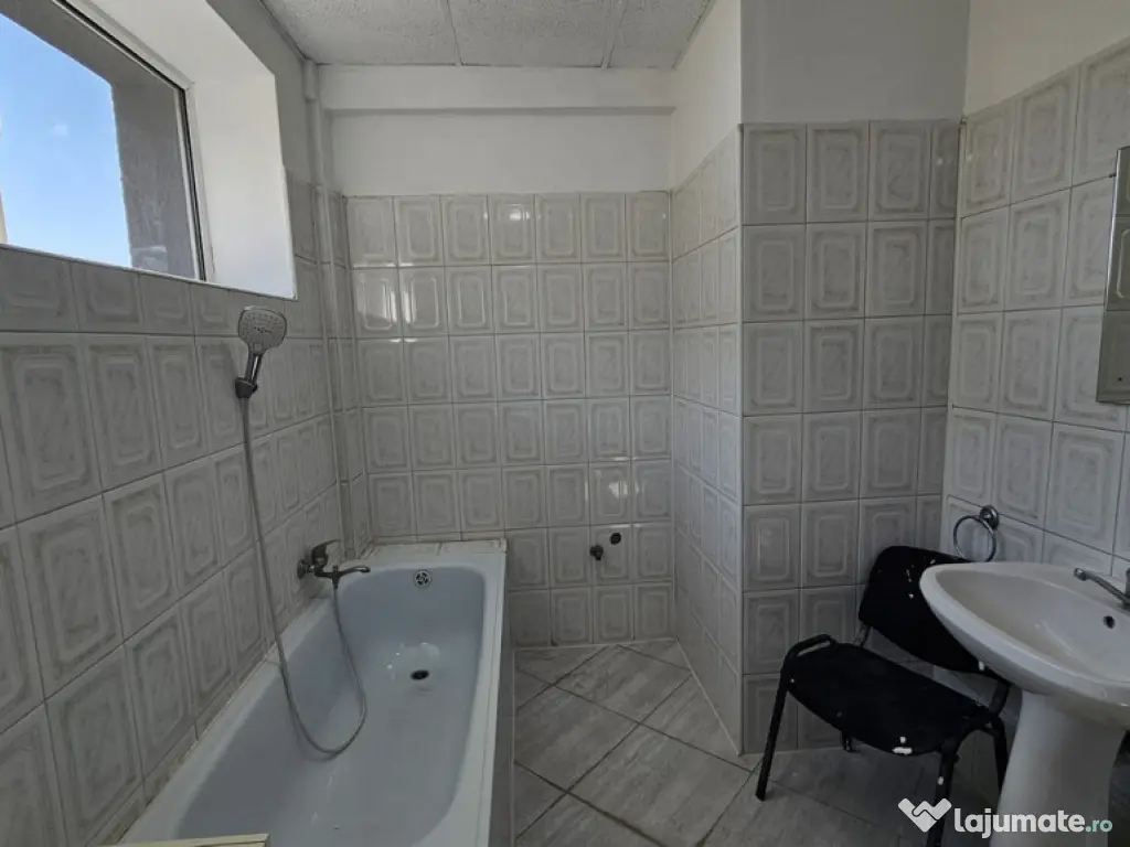 CANTACUZINO-sp.com. aprox 250mp , et.2 la 1000 euro/luna 