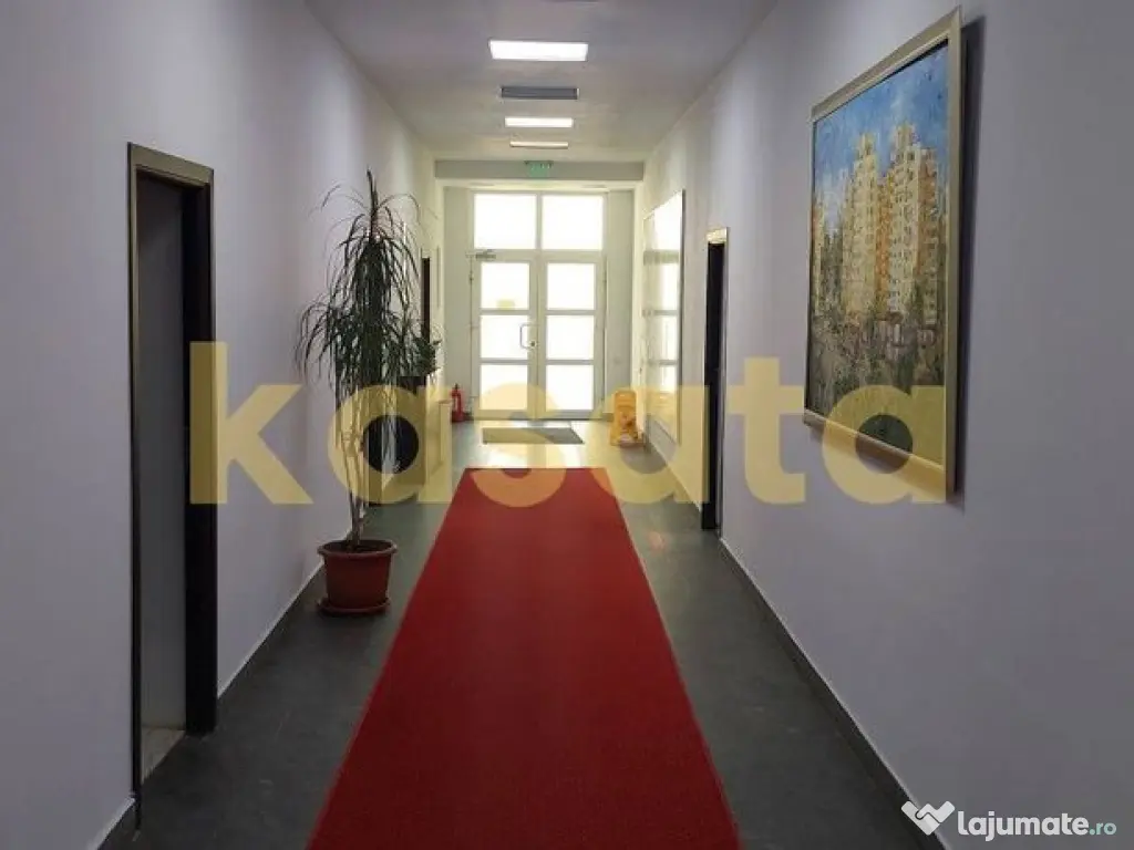 Clădire Comercială Multifuncțională de Vânzare – Z... 