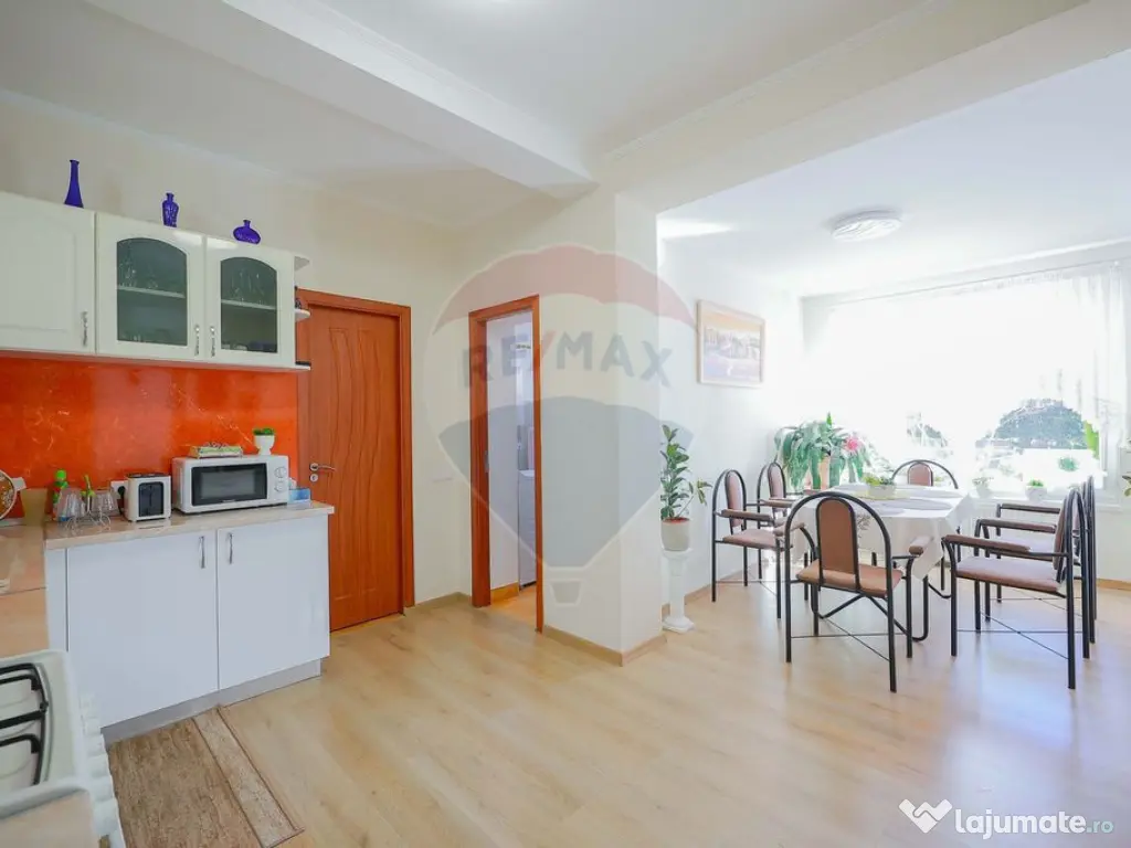 Casă cu 5 camere de vânzare în zona Episcopia Bihorului 