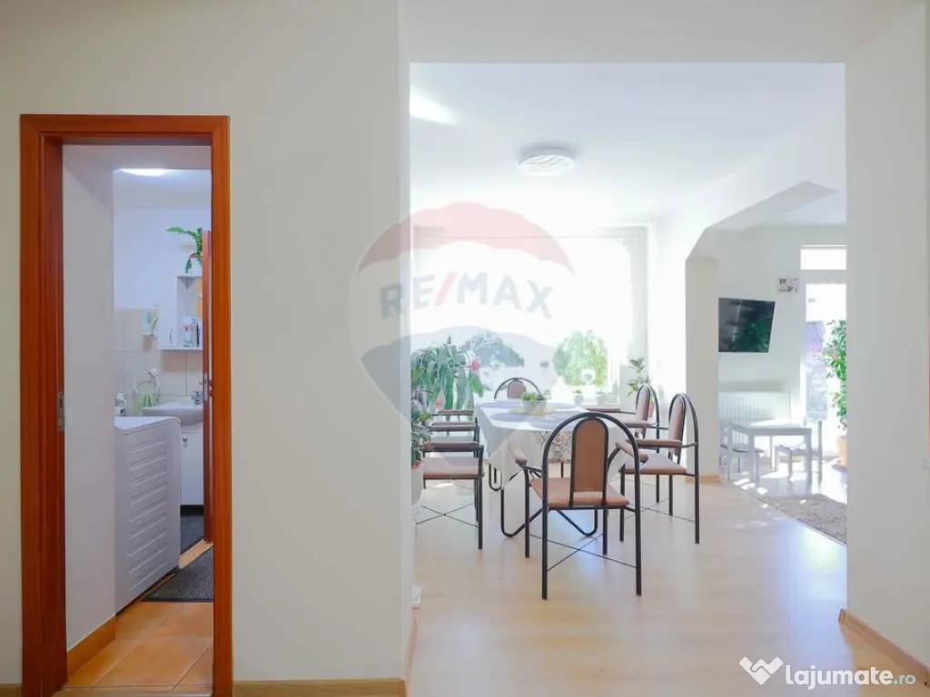 Casă cu 5 camere de vânzare în zona Episcopia Bihorului 