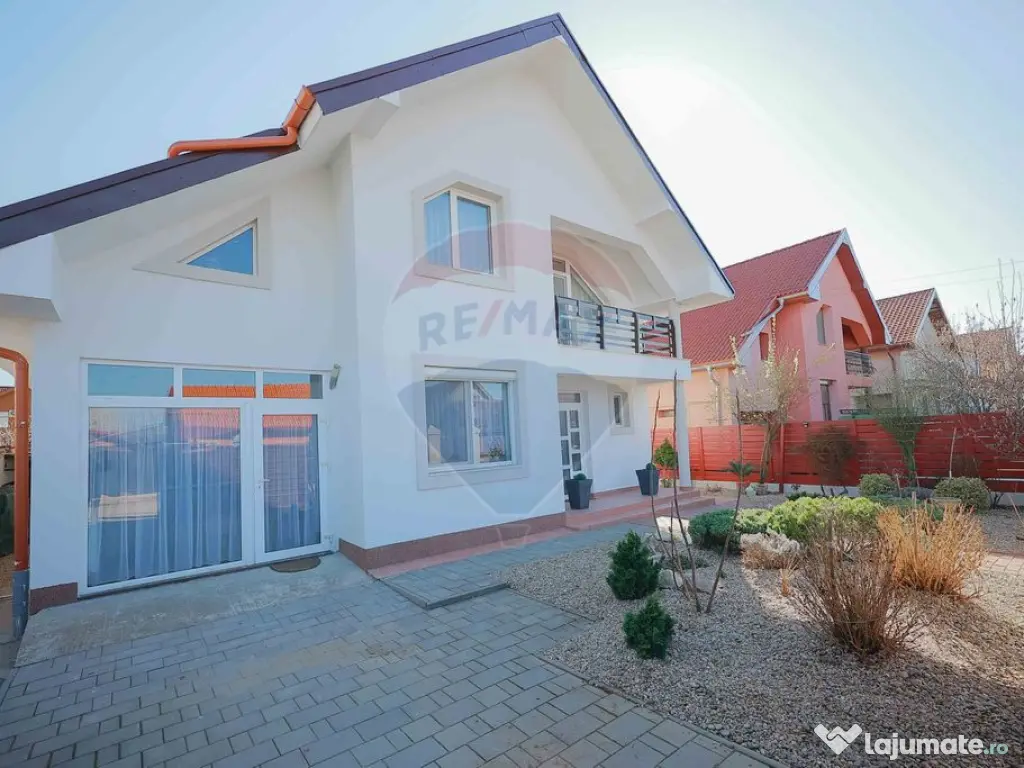 Casă cu 5 camere de vânzare în zona Episcopia Bihorului