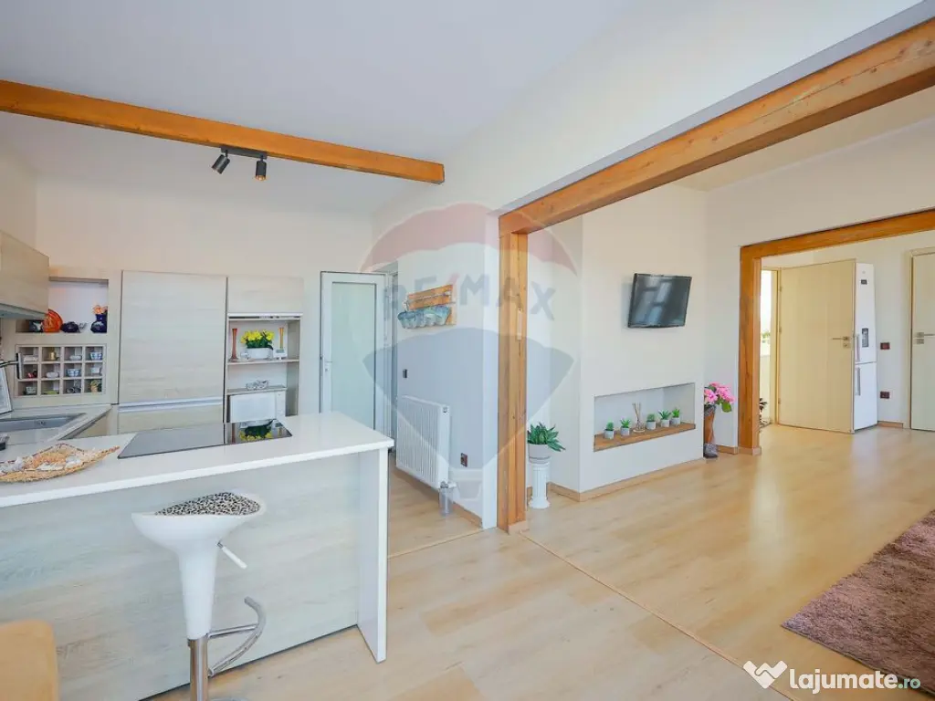 Casă cu 5 camere de vânzare în zona Episcopia Bihorului 