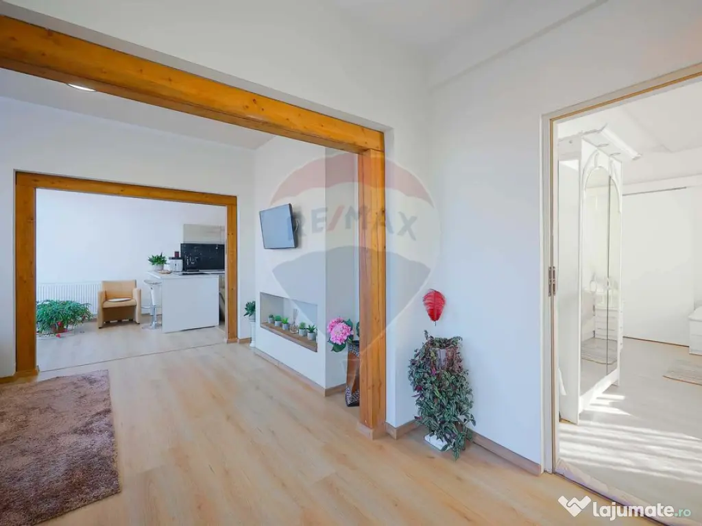 Casă cu 5 camere de vânzare în zona Episcopia Bihorului 