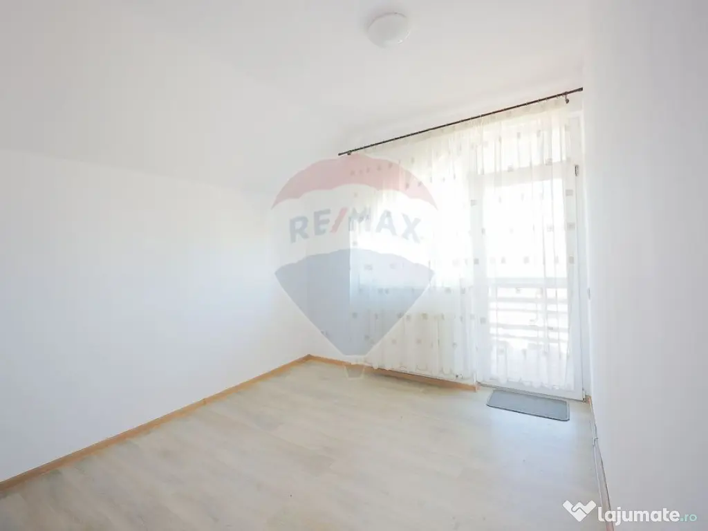 Casă cu 5 camere de vânzare în zona Episcopia Bihorului 