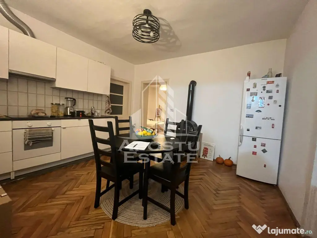 Casa individuala cu 5 camere, 2 bai si beci in zona Blasc...